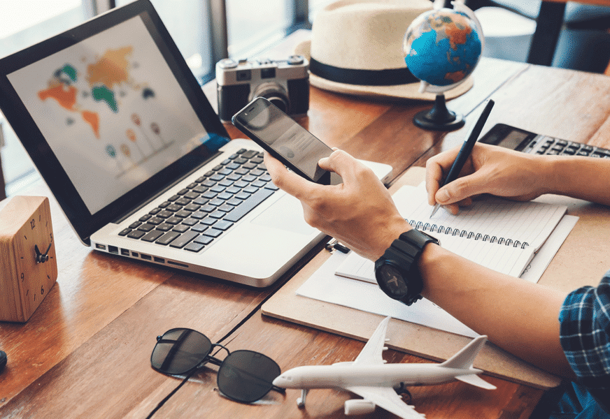 Pesquisas dos turistas espanhóis e ingleses por Portugal atingiram pico em Agosto