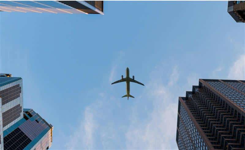 Aviação e Turbulência: estudo aponta aumento da turbulência devido às mudanças climáticas e os riscos crescentes para a aviação.